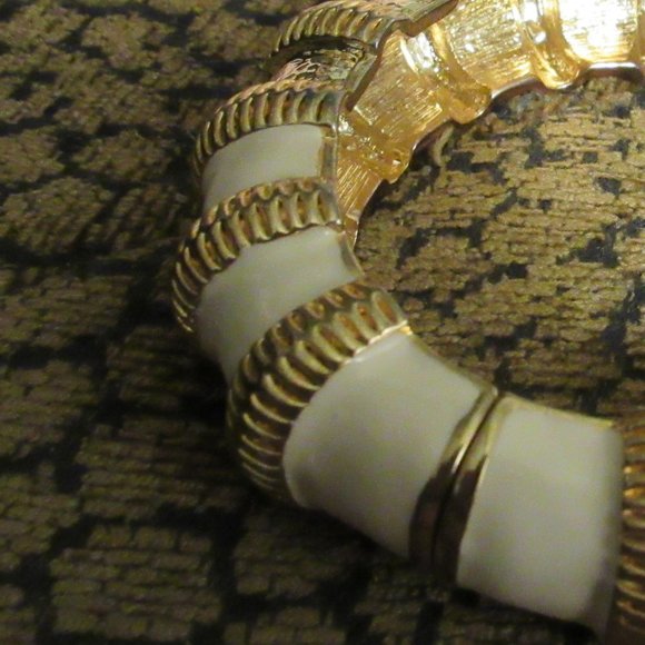 Vintage Enamel White and Goldtone Cuff Bracelet - Picture 5 of 7